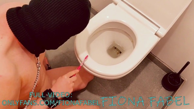 Mistress Fiona toilet cleaner