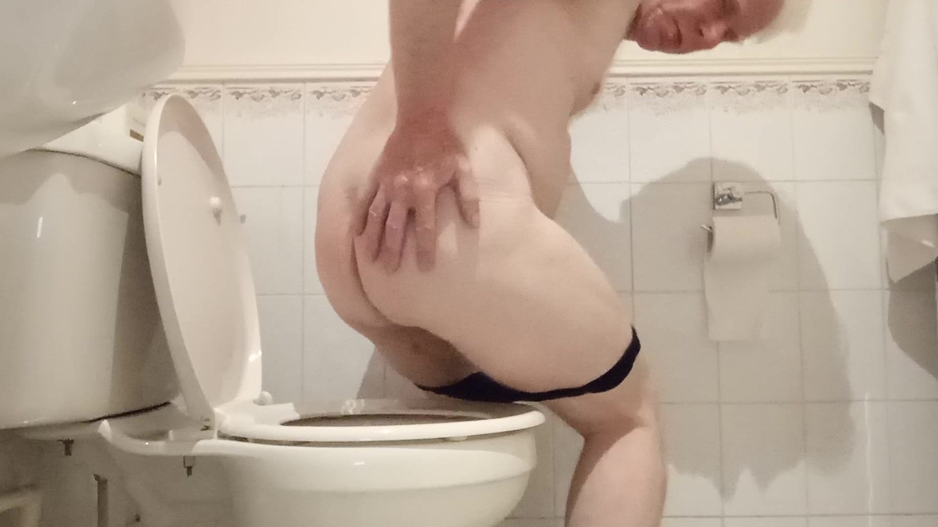 Dirtybottompooboy Naked Doing Poopoo