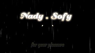 Apres avoir bien exciter Nady elle me prend en levrette et fini par jouir sur mon visage