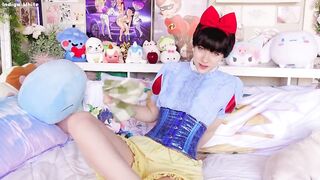 FEMBOY SNOW WHITE & THE 7 CREAMPIES! (REVERSE TRAP) - INDIGO WHITE