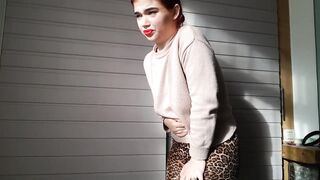 I am your date with a fart fetish and I'm farting in your face