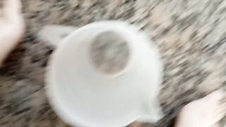 I piss in a measuring jug ... almost 700 ml of pee ! Could you drink it all ?