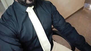OFFICE - Alguien se puso caliente en su trabajo y no aguanto