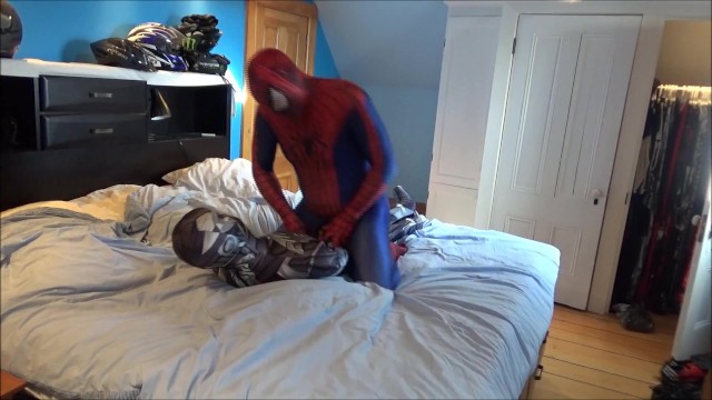 spiderman cumming on his cyborg dummy