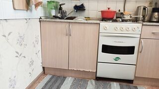 pissing in the kitchen and masturbate after long pee in leggings