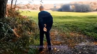 VOST engl - Première étape en extérieur pour ce soumis male nu et chaste