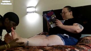 Worshipping Ms Lucy Beast'z Sexii Feet (Preview)