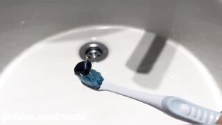 The giantess Samira brushes her teeth with her tiny (Trailer)