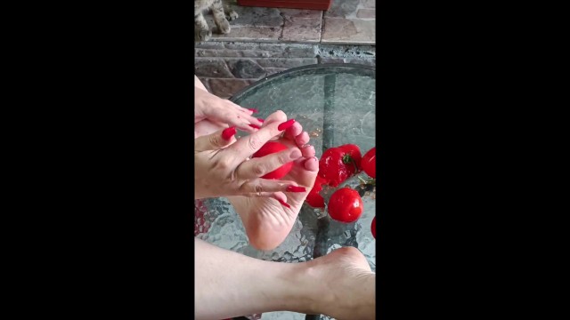 crusching tomato feet fetish