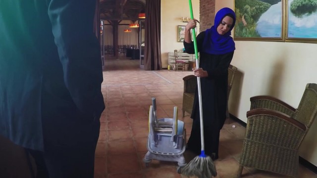 ARABS - Poor Janitor Gets Extra Money From Boss In Exchange For Sex