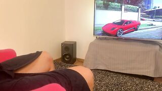 Hot amateur blonde does sloppy blowjob while I driving around LA in GTA 5