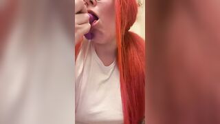 DEEPTHROATING DILDO