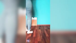 I wet my jeans. Pissing. Pee. Desperate pee. Girls pee. Golden shower | Kinky Dove