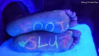Black light feet fun with huge cumshot