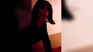 JE SUIS LE VIDE COUILLE OFFICIEL PUTE GRATUITE OFFERTE À L’HÔTEL POUR TOUT LES MÂLES DES ENVIRON