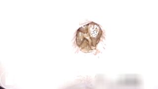 Anus grand ouvert, gros caca arrosé de sperme