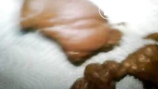 Je fais de gros cacas durs, ça m'excite, je jouis