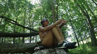 Rachel Lee HH22 Went for a little nature walk and ended up squirting all over!