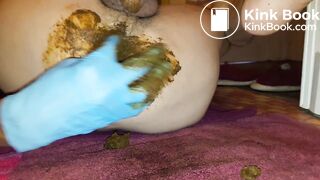 Gros caca, réintroduction fécale, dégustation, pets, masturbation et éjaculation scat