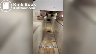 The Girl Defecated In The Dirty Toilet 36