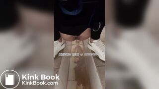 Beautiful women pooping in the toilet 28