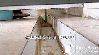 Beautiful women pooping in the toilet 29