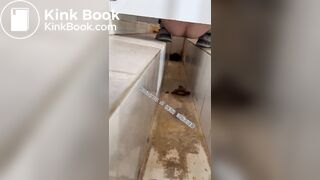 Beautiful women pooping in the toilet 30