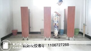 Beautiful women pooping in the toilet 31