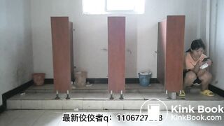 Beautiful women pooping in the toilet 33