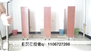 Beautiful women pooping in the toilet 34