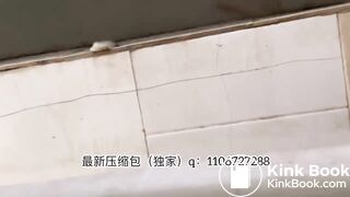 Beautiful women pooping in the toilet 40