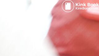 Je dépose une belle charge fécale et j'éjacule dessus