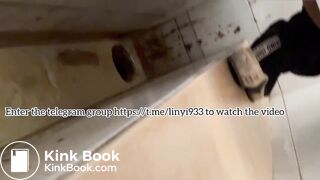 Beautiful women pooping in the toilet 57