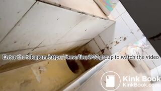 Beautiful women pooping in the toilet 58