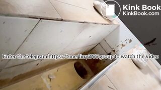 Beautiful women pooping in the toilet 58