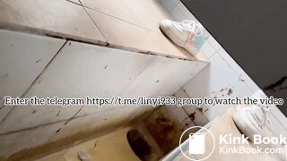 Beautiful women pooping in the toilet 58