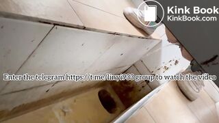 Beautiful women pooping in the toilet 58