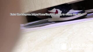 Beautiful women pooping in the toilet 61