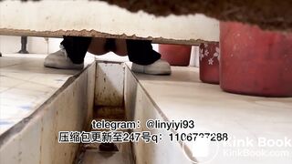 Beautiful women pooping in the toilet 53