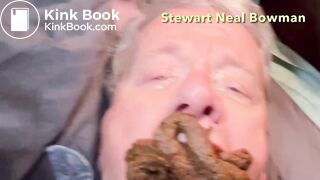 Black Man Feeds a Shit Eating Photojournalist