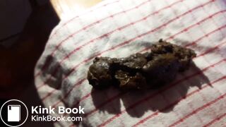 Regarde-moi faire caca sur mon zizi et éjaculer dessus 2x