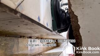 The girl excreted profusely in the toilet 62