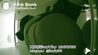 The girl excreted profusely in the toilet 65