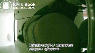 The girl excreted profusely in the toilet 65