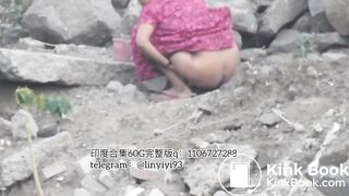 The girl excreted profusely in the toilet 72