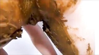 Girl shitting masturbating hard and squirting