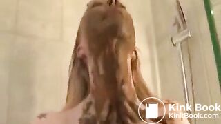 Sexy blonde babe smearing