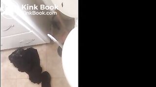 Zelda's taking a squat!