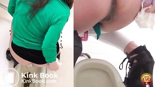 Voyeur poop 5