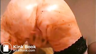 Masturbating with her shit